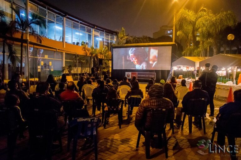 CINE EN EL TRADICIONAL PARQUE MARISCAL RAMÓN CASTILLA DE LINCE