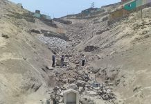 ATE VITARTE: VECINOS DENUNCIAN QUE TUMBAS DE SUS SERES QUERIDOS SE ENCUENTRAN TAPADAS POR ROCAS ANTE PRESUNTOS INVASORES
