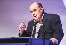 JEE declara improcedente pedido de exclusión contra Rafael López Aliaga y ratifica su candidatura municipal